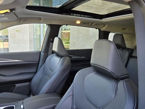 Used 2026 INFINITI QX60 Luxe w/ Cargo Package AWD/4WD image 6