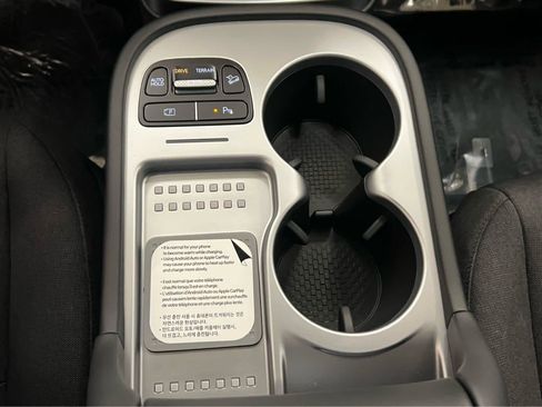 New 2026 Hyundai Ioniq 9 SE AWD/4WD image 36