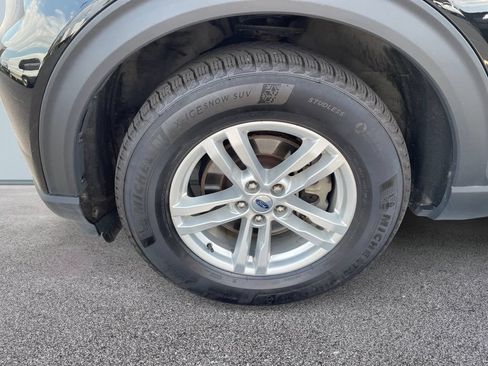 Used 2023 Ford Explorer XLT AWD/4WD image 12