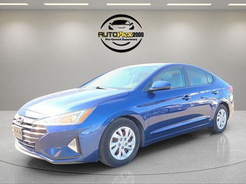 Used 2019 Hyundai Elantra SE FWD image 3