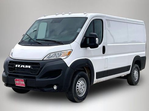 New 2024 RAM ProMaster 2500 w/ Convenience Group FWD image 2