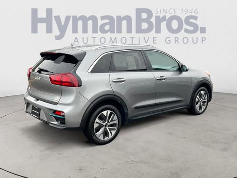 Used 2022 Kia Niro EX FWD image 4
