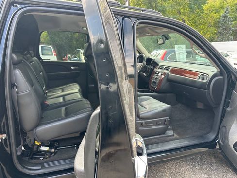 Used 2012 Chevrolet Avalanche LT w/ All-Star Edition AWD/4WD image 7