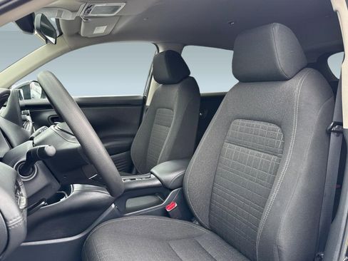 Certified 2025 Honda HR-V LX image 5