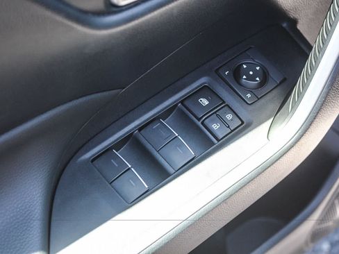 Used 2025 Toyota RAV4 XLE AWD/4WD image 27