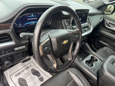 Used 2022 Chevrolet Suburban High Country AWD/4WD image 12