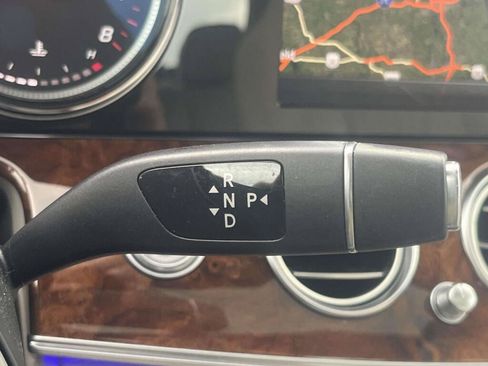 Used 2018 Mercedes-Benz E 400 4MATIC Sedan image 34