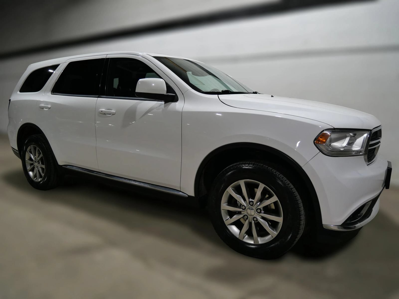 Used 2017 Dodge Durango SXT w/ 3rd Row Seating Group AWD/4WD image 3