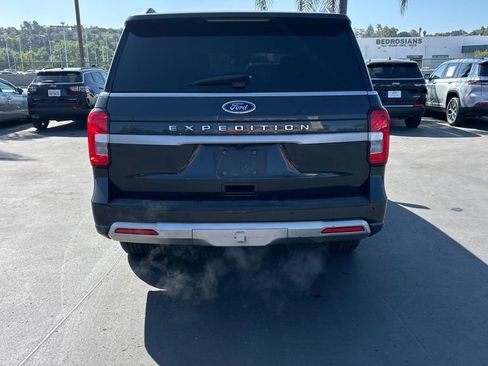 Used 2023 Ford Expedition Max XLT image 11