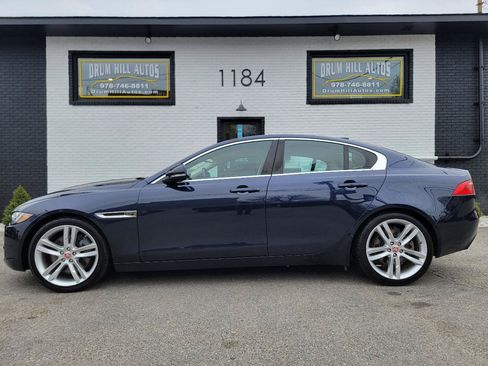 Used 2017 Jaguar XE Prestige RWD image 2