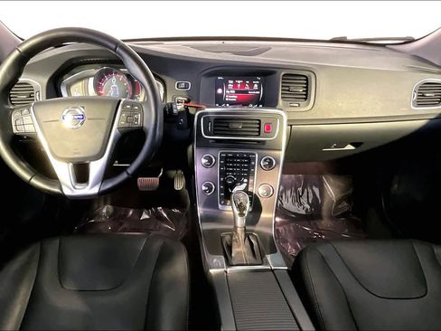 Used 2015 Volvo V60 T5 Platinum image 15