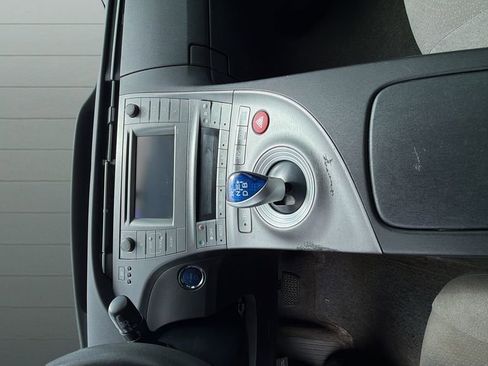 Used 2012 Toyota Prius Two FWD image 18