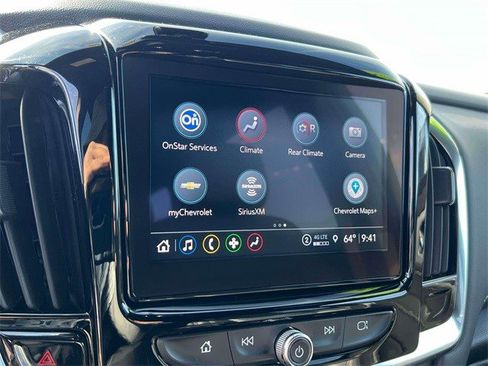 Certified 2023 Chevrolet Traverse LT w/ Rear Camera Mirror Package image 7