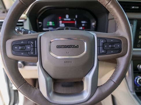 Used 2023 GMC Yukon Denali w/ Denali Reserve Package AWD/4WD image 15