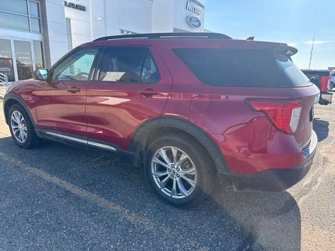 Used 2020 Ford Explorer XLT w/ Equipment Group 202A AWD/4WD image 6