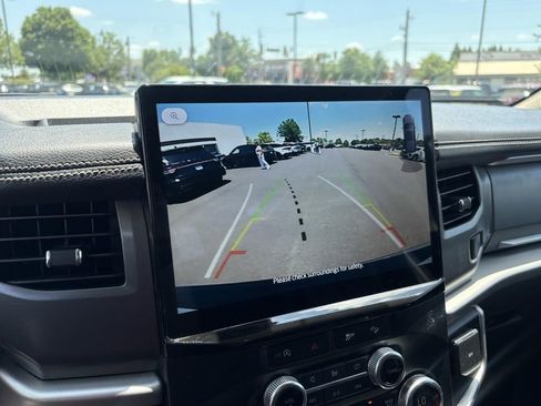 Used 2024 Ford Expedition XLT AWD/4WD image 19