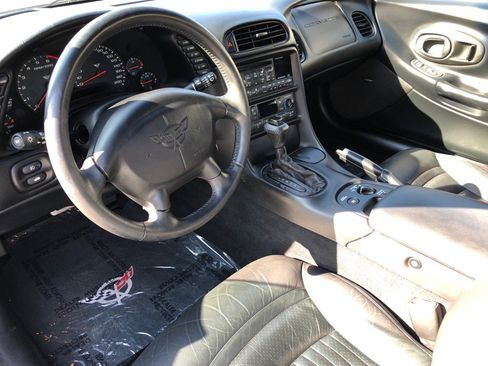 Used 2000 Chevrolet Corvette Convertible w/ Memory Pkg image 24