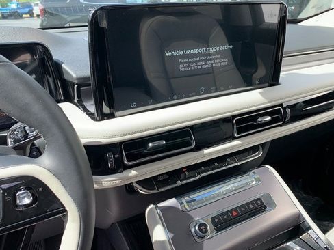 New 2026 Lincoln Aviator AWD w/ Jet Appearance Package image 29