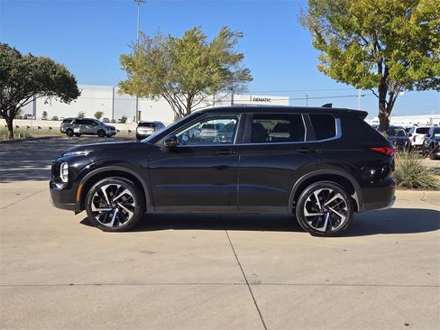 Used 2024 Mitsubishi Outlander SE Black Edition image 12