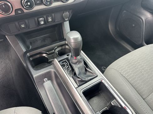 Used 2018 Toyota Tacoma SR5 image 15