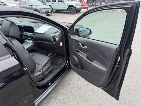 Used 2023 Hyundai Kona Limited FWD image 37