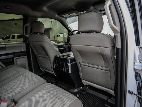 Used 2017 Ford F150 XLT w/ Equipment Group 302A Luxury AWD/4WD image 21