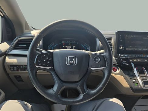 Used 2019 Honda Odyssey EX image 18
