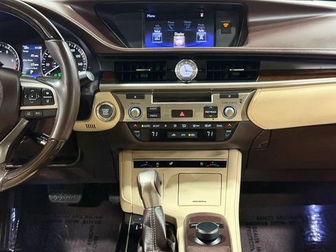 Used 2016 Lexus ES 350 w/ Premium Package w/Wood Trim FWD image 40
