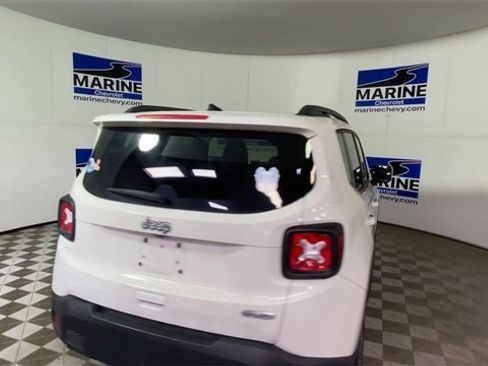 Used 2021 Jeep Renegade Latitude image 9