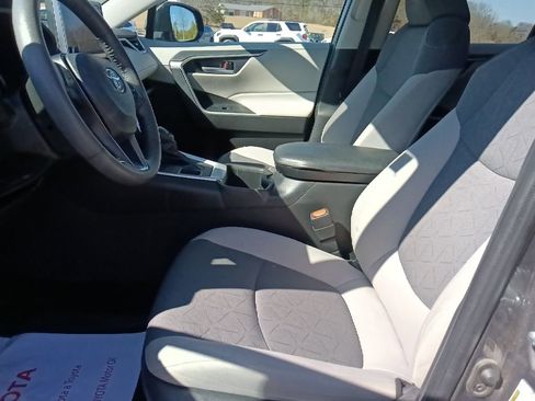 Used 2024 Toyota RAV4 XLE w/ Convenience Package image 14