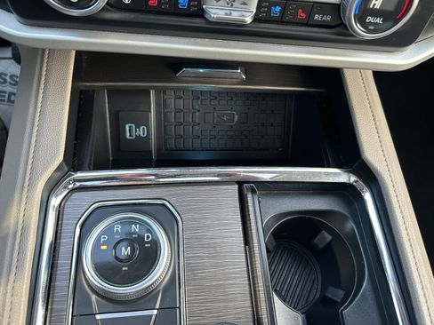 Used 2024 Ford Expedition Max Limited image 32