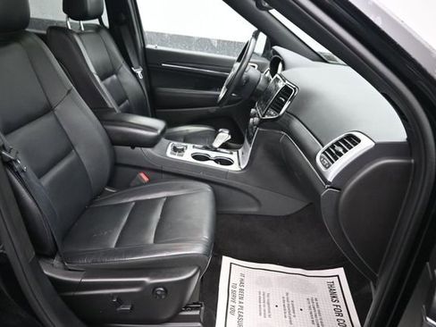 Used 2019 Jeep Grand Cherokee Limited w/ Trailer Tow Group IV AWD/4WD image 9