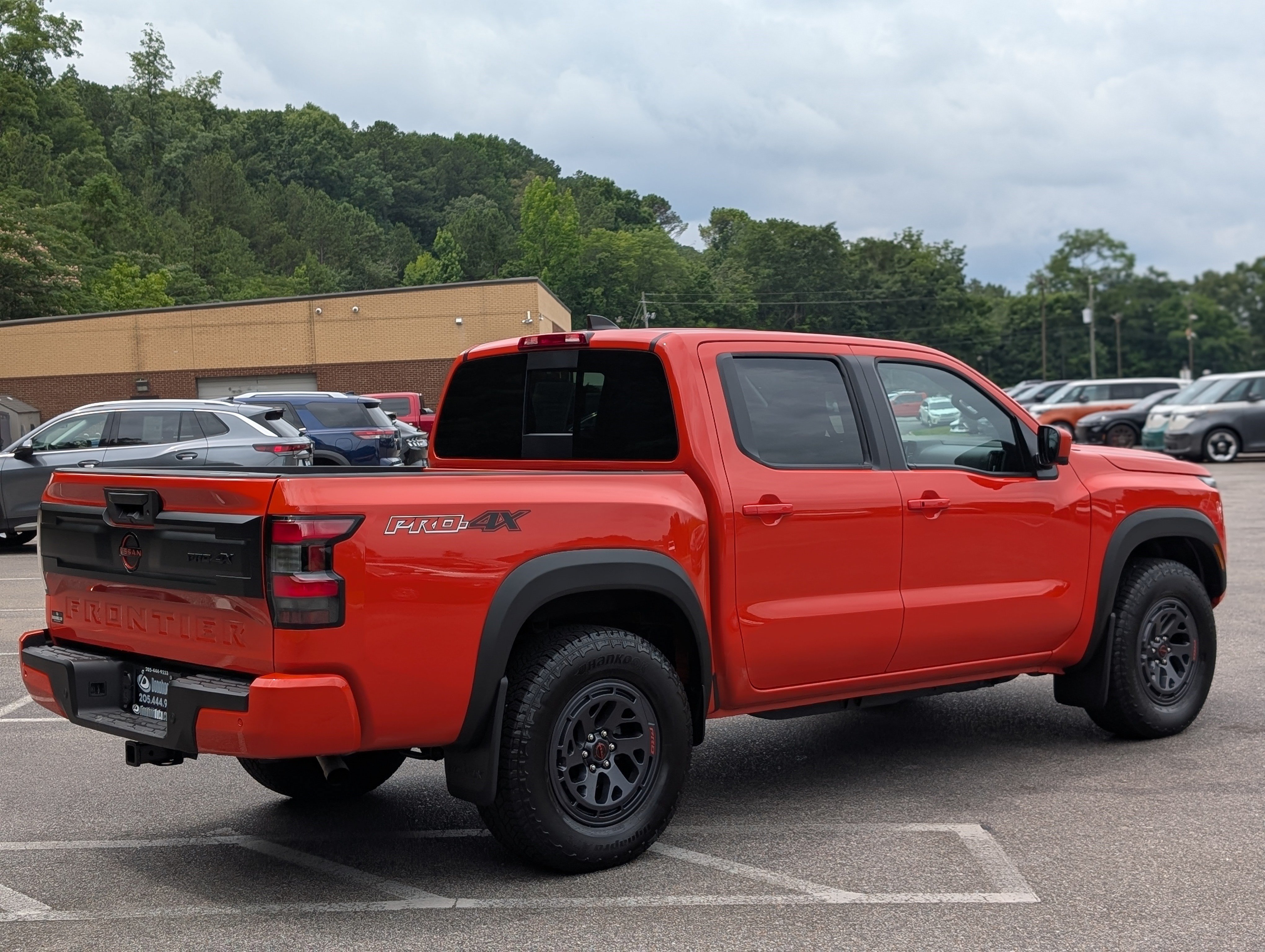 Used 2025 Nissan Frontier PRO-4X w/ Pro Convenience Package AWD/4WD image 9