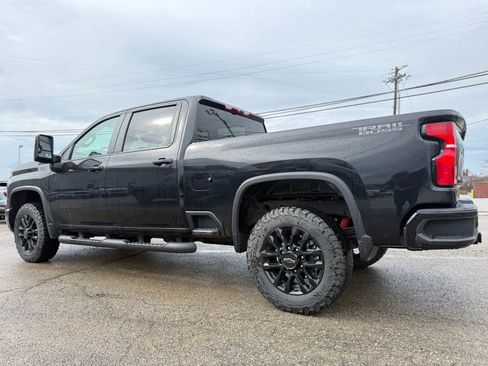 Used 2025 Chevrolet Silverado 2500 LT w/ Trail Boss Package image 5