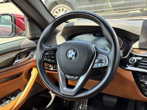 Used 2023 BMW 530i w/ Premium Package RWD image 18