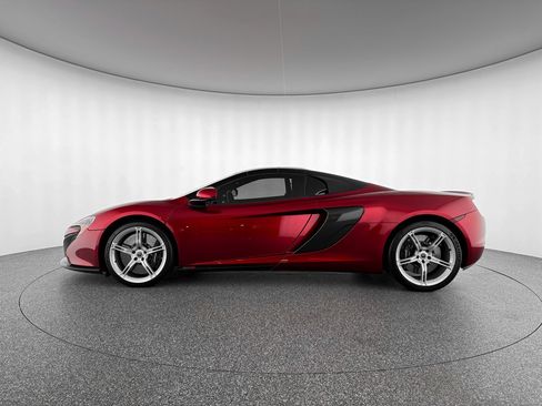 Used 2015 McLaren 650S Spider image 2