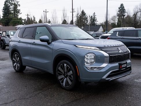 New 2026 Mitsubishi Outlander SEL image 1