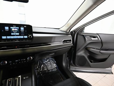 Used 2023 Mitsubishi Outlander SE image 32