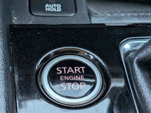 Used 2022 Nissan Kicks SR image 21