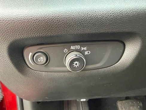 Used 2023 Chevrolet Traverse LT FWD image 25
