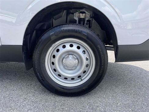 New 2025 Ford Maverick XL image 4