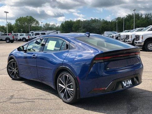 Used 2024 Toyota Prius XLE image 25