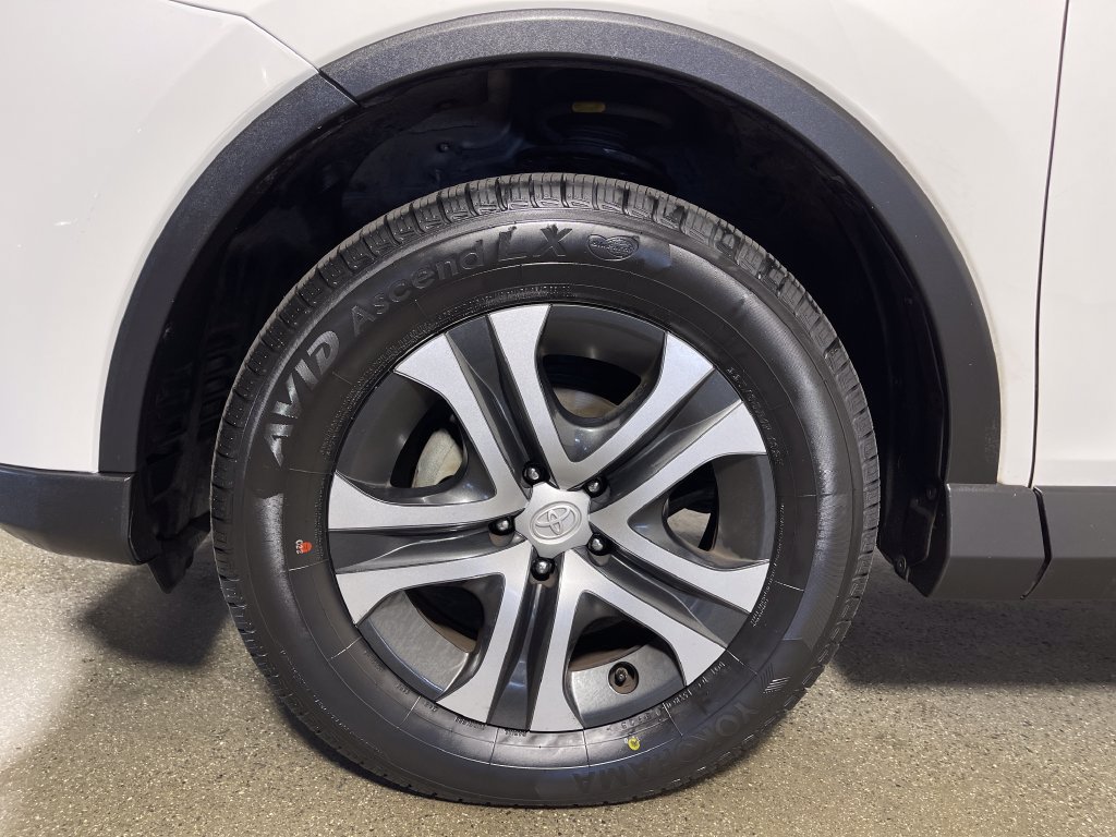 Certified 2018 Toyota RAV4 LE w/ Carpet Mat Package FWD image 11