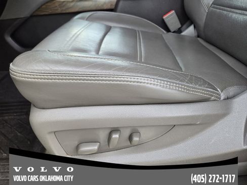 Used 2020 GMC Yukon XL Denali w/ Denali Premium Package image 23