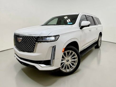 Used 2022 Cadillac Escalade ESV Premium Luxury AWD/4WD image 2