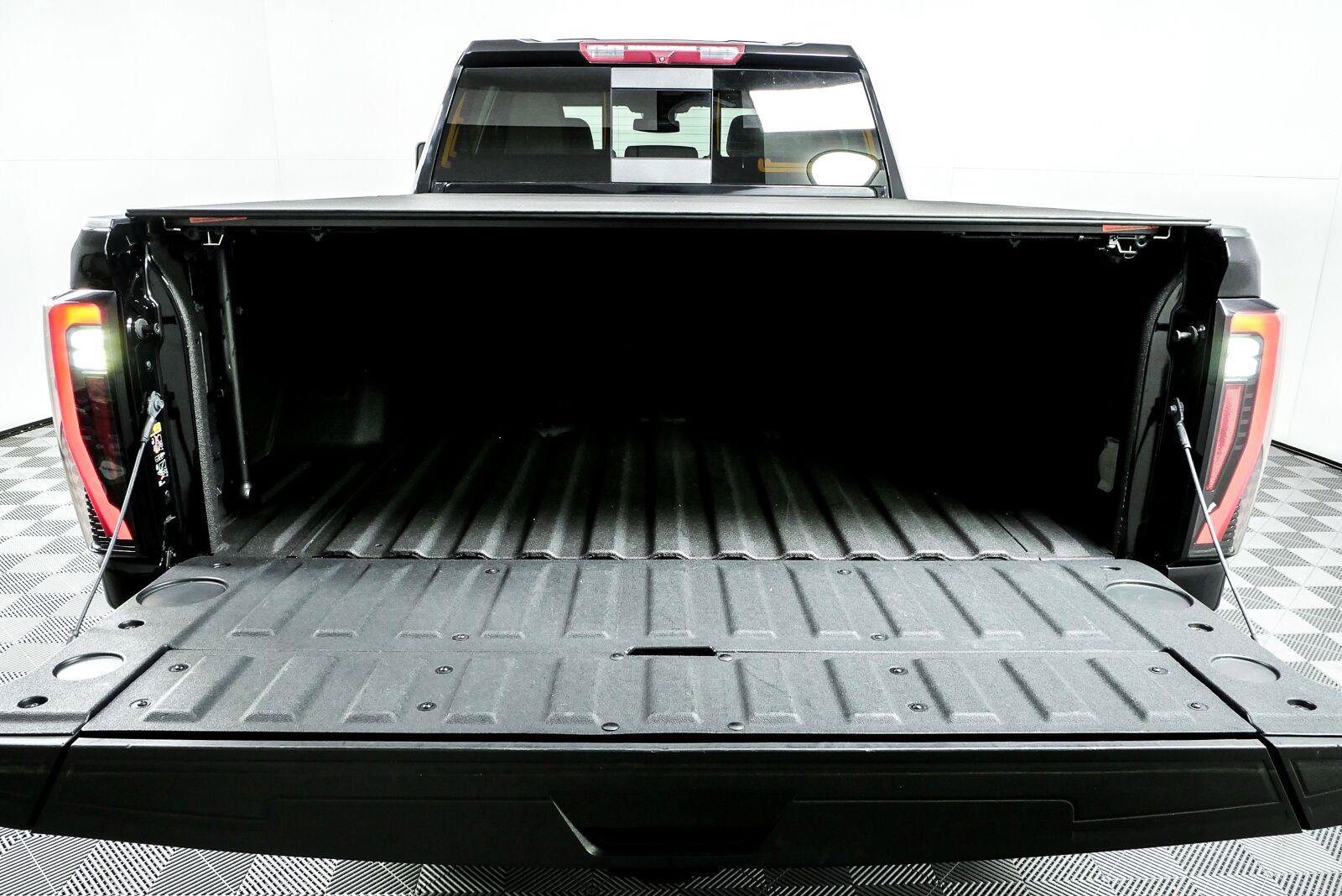 Used 2024 GMC Sierra 2500 AT4 w/ AT4 Preferred Package AWD/4WD image 27
