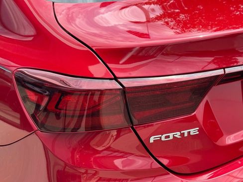 Used 2024 Kia Forte LXS w/ LXS Technology Package FWD image 9