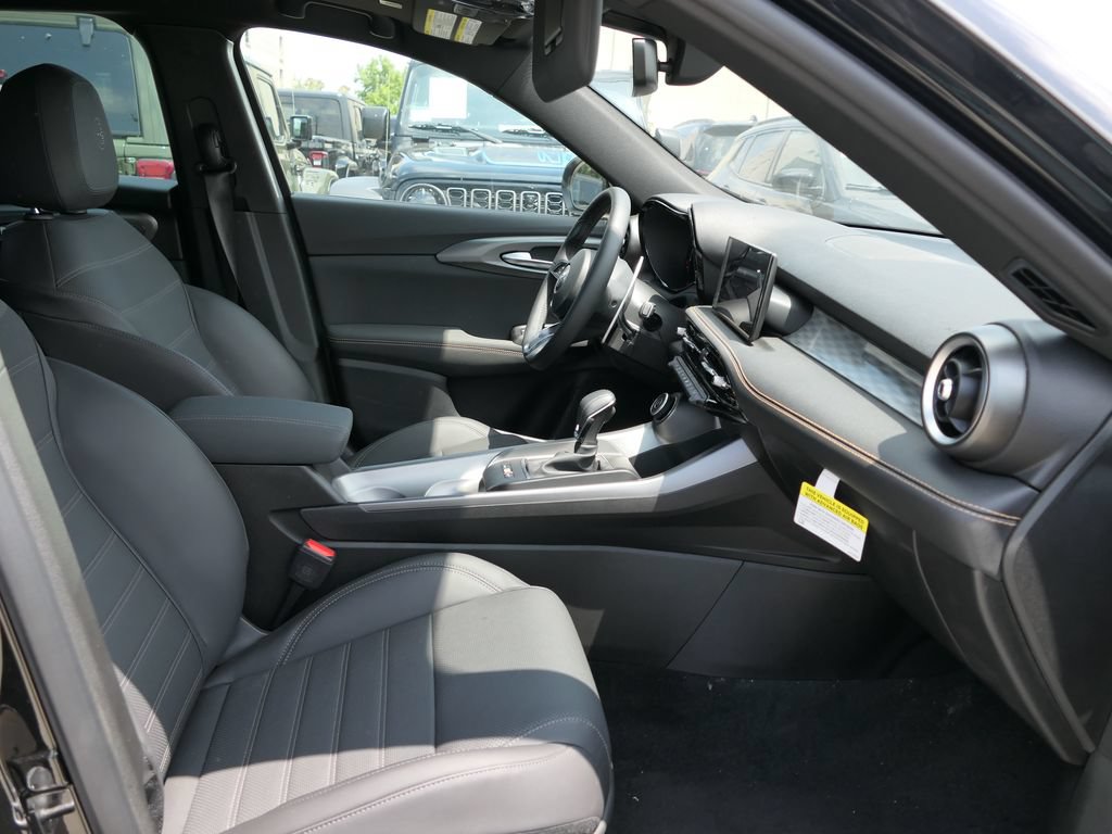 Used 2025 Alfa Romeo Tonale w/ Premium Package AWD/4WD image 22