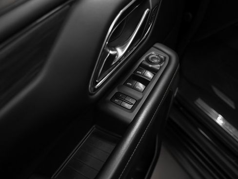 Used 2023 GMC Yukon XL SLT image 36