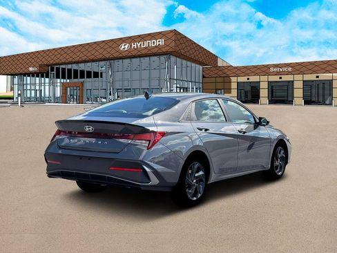 New 2026 Hyundai Elantra Sport image 7